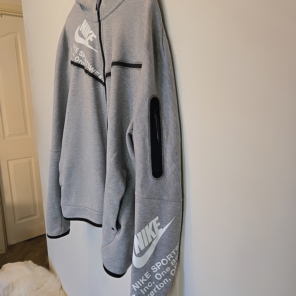 Nike Gray Zip-Up Hoodie - Picture 5 of 7